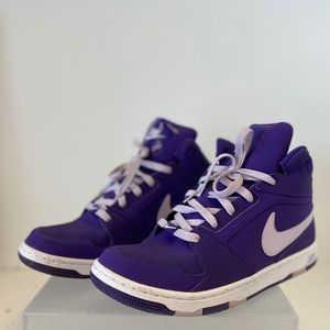 Nike Sneaker in purple